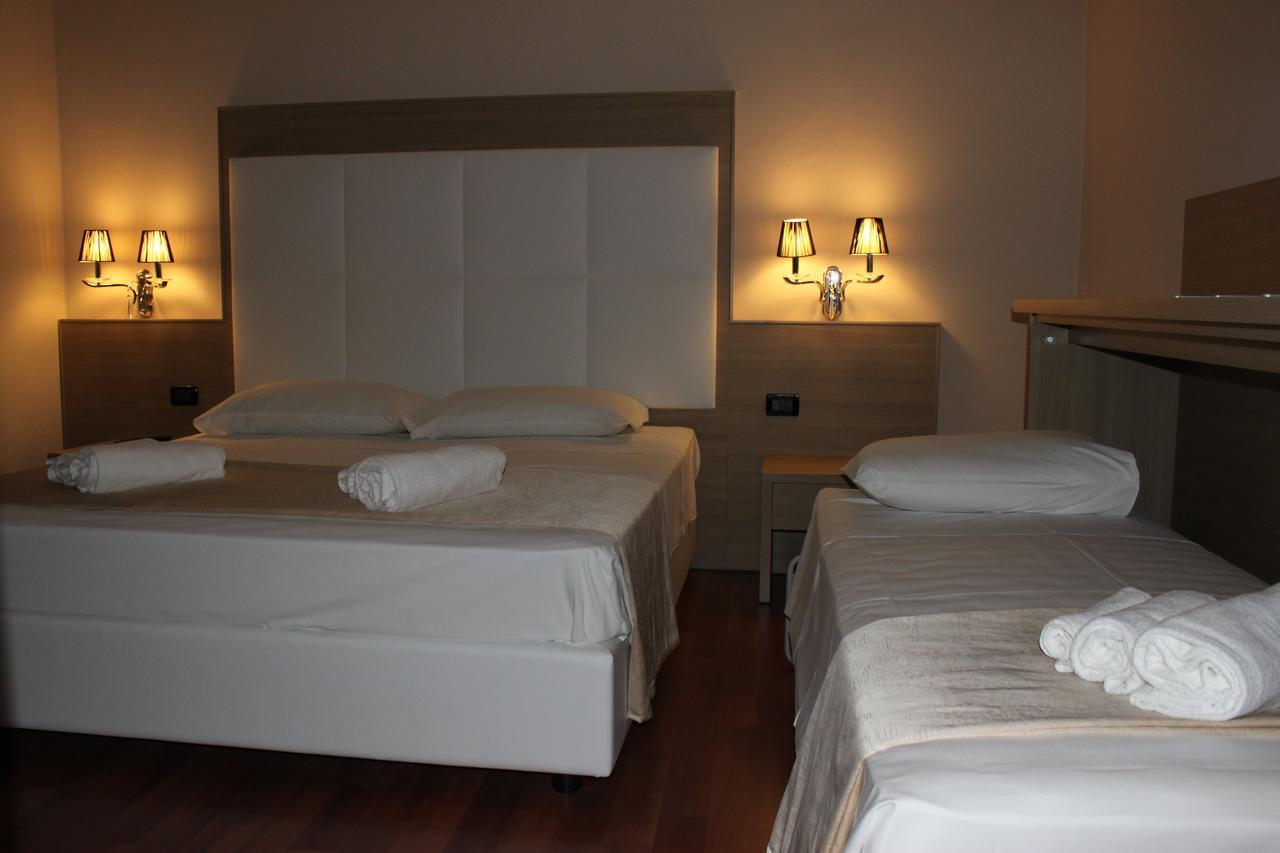 Hotel Momi's 3*
