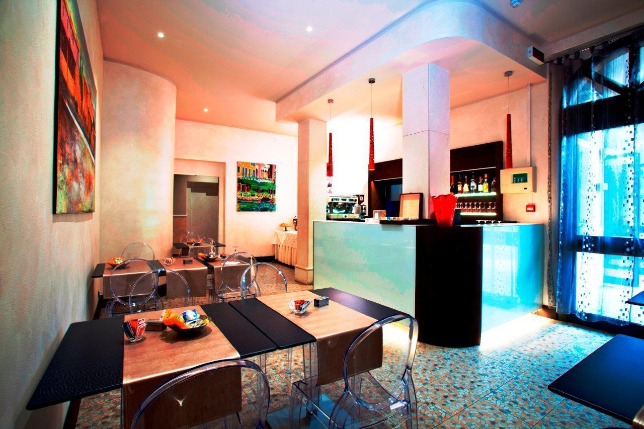 Momi's Hotel 3*